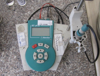 دستگاه PH سنج