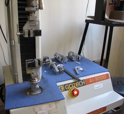 دستگاه استحکام کششی