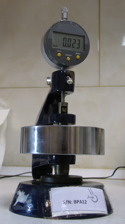 دستگاه ضخامت سنج